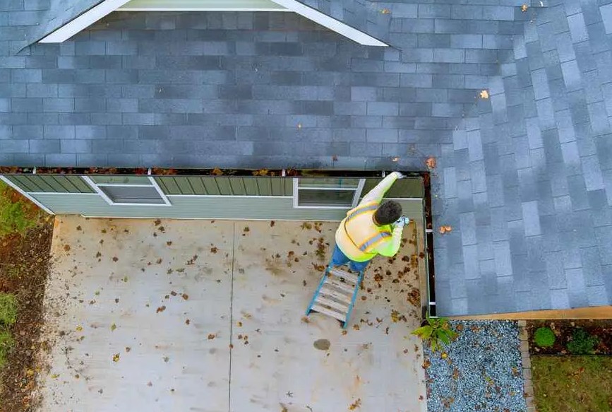 cleaning gutters in Fredericksburg, VA